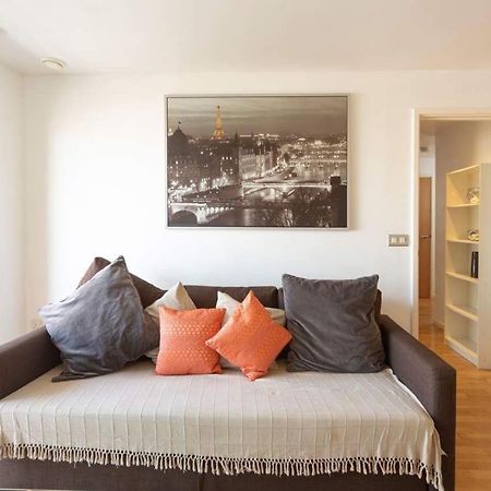 Room With Private Bathroom In A Modern Two Bedroom Two Bathroom Flat London Luaran gambar