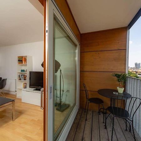 Room With Private Bathroom In A Modern Two Bedroom Two Bathroom Flat London Luaran gambar