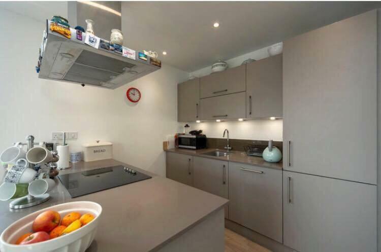 Room With Private Bathroom In A Modern Two Bedroom Two Bathroom Flat London Luaran gambar